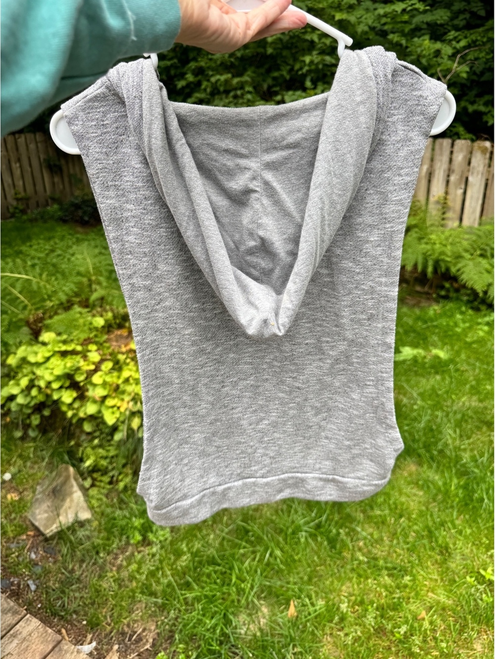 Forever 21 Gray Sleeveless Hoodie Sweatshirt Top Size Small - Picture 2 of 5